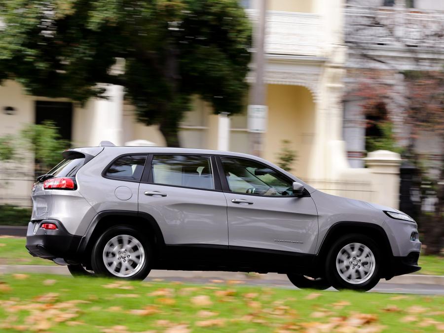  Jeep Cherokee Sport 2014 года  (AU) (фото 11 из 13)